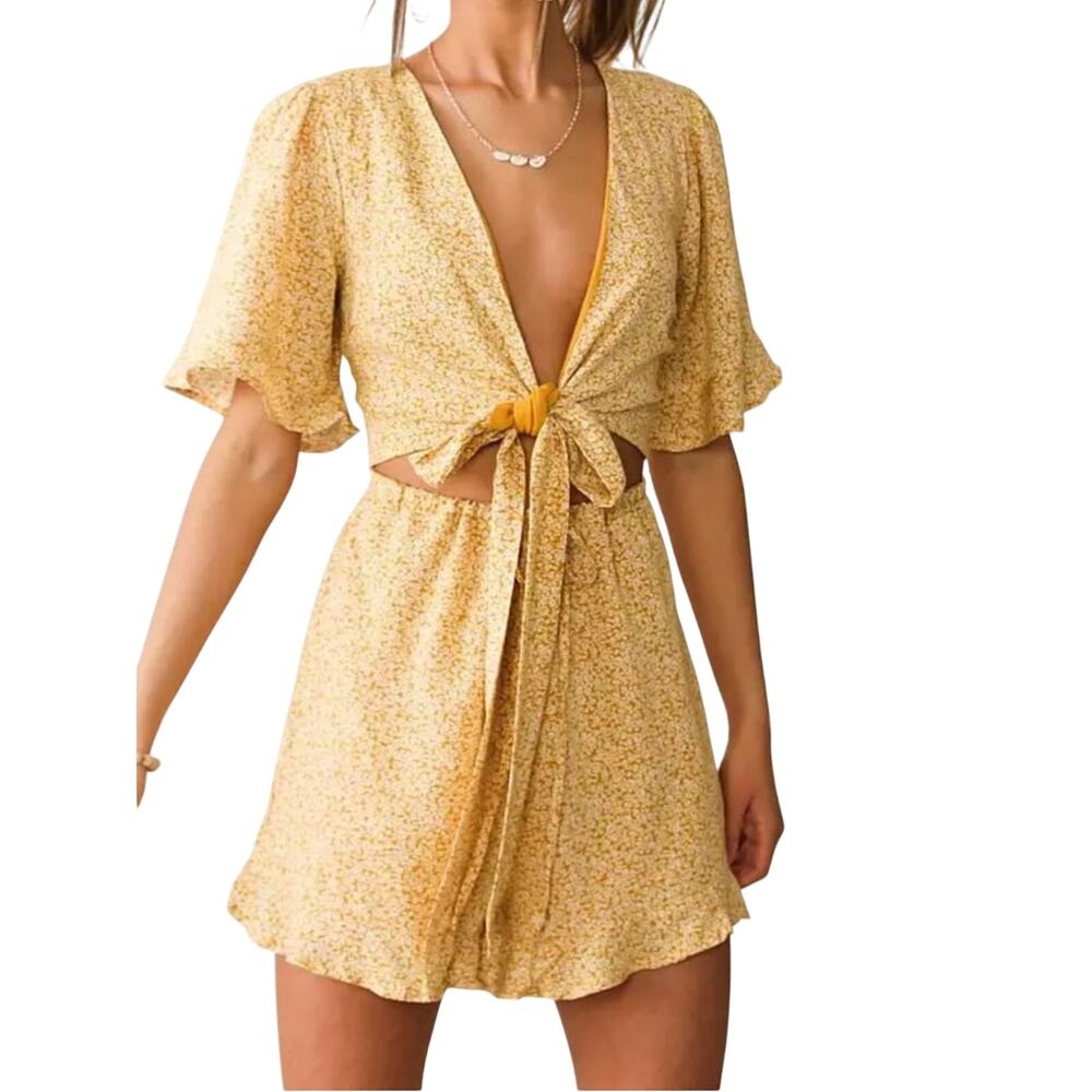Willow & Root Buckle Yellow Floral Tie Front Romper Flutter Sleeve NWOT Large